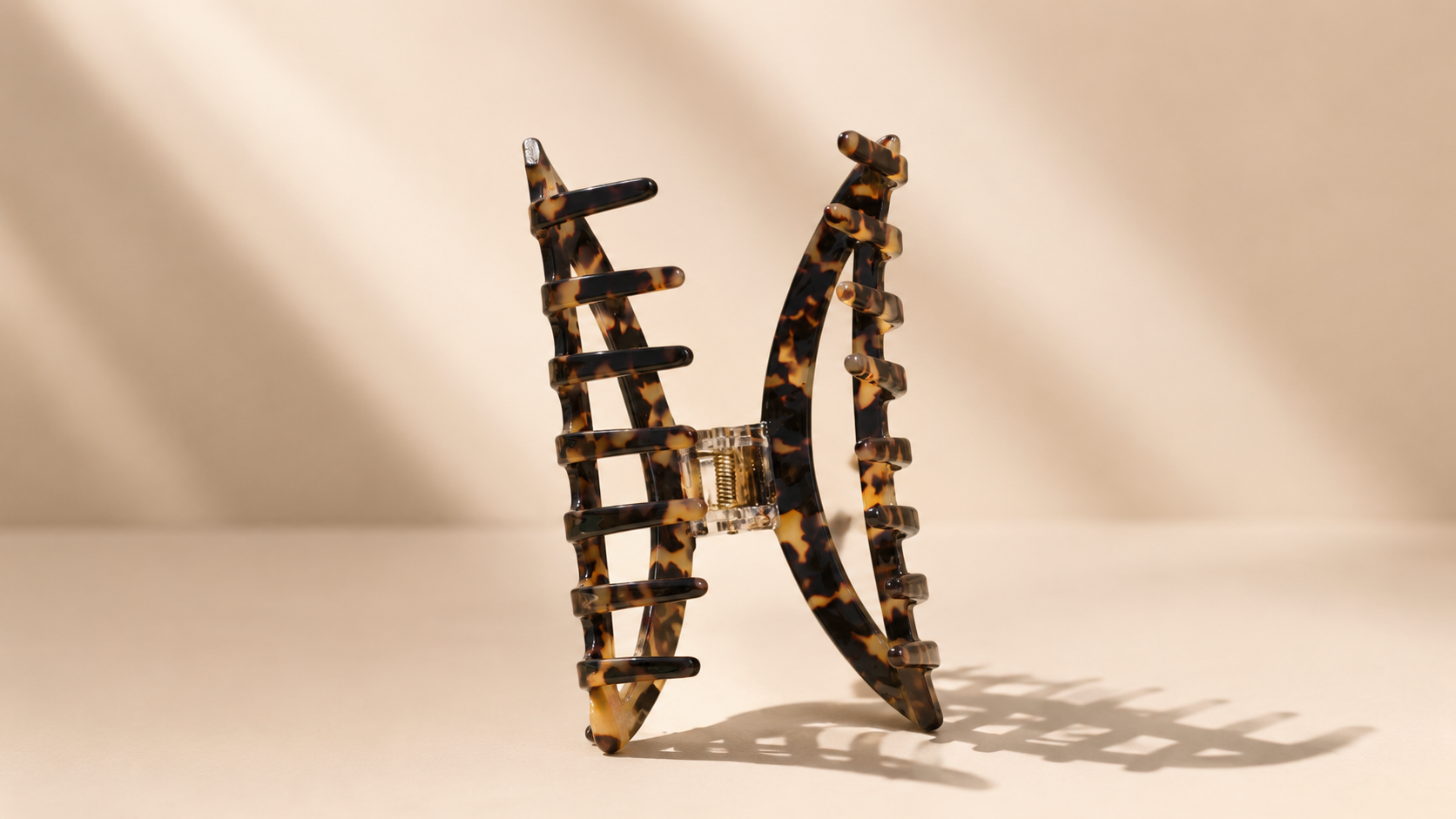 Avela XL Claw Clip open in studio